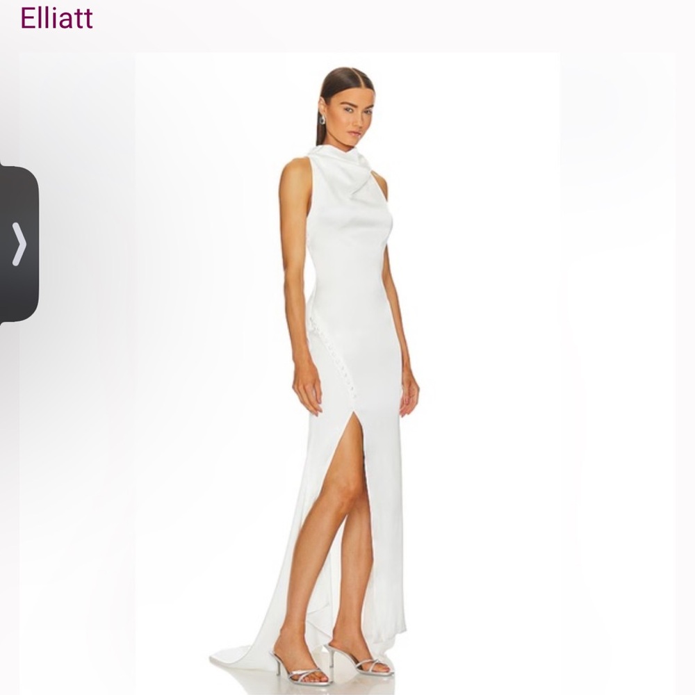 NWT - Elegant White Sleeveless Dress